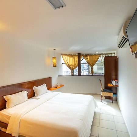 Newbridge Hotel Malacca Exterior photo
