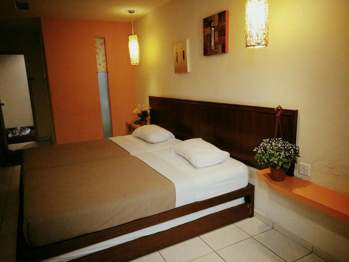 Newbridge Hotel Malacca Exterior photo